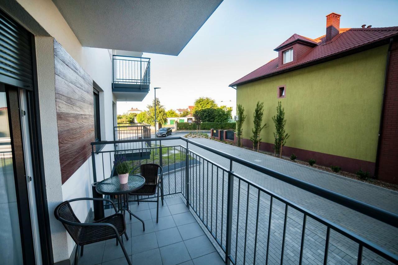 Urban Apart Uniejow Apartamento Exterior foto